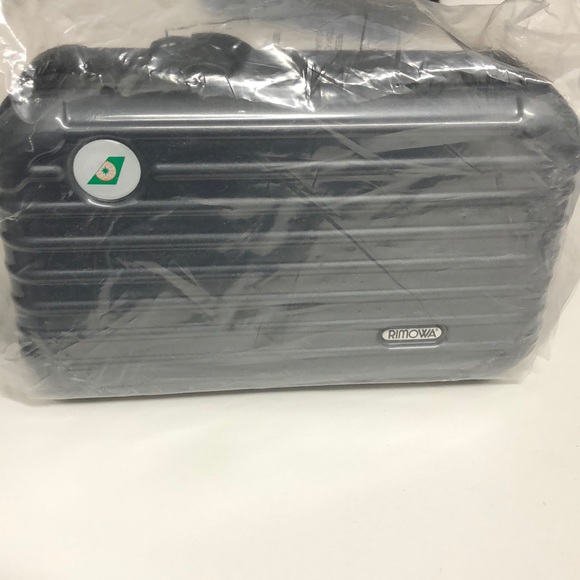 eva air carry on luggage